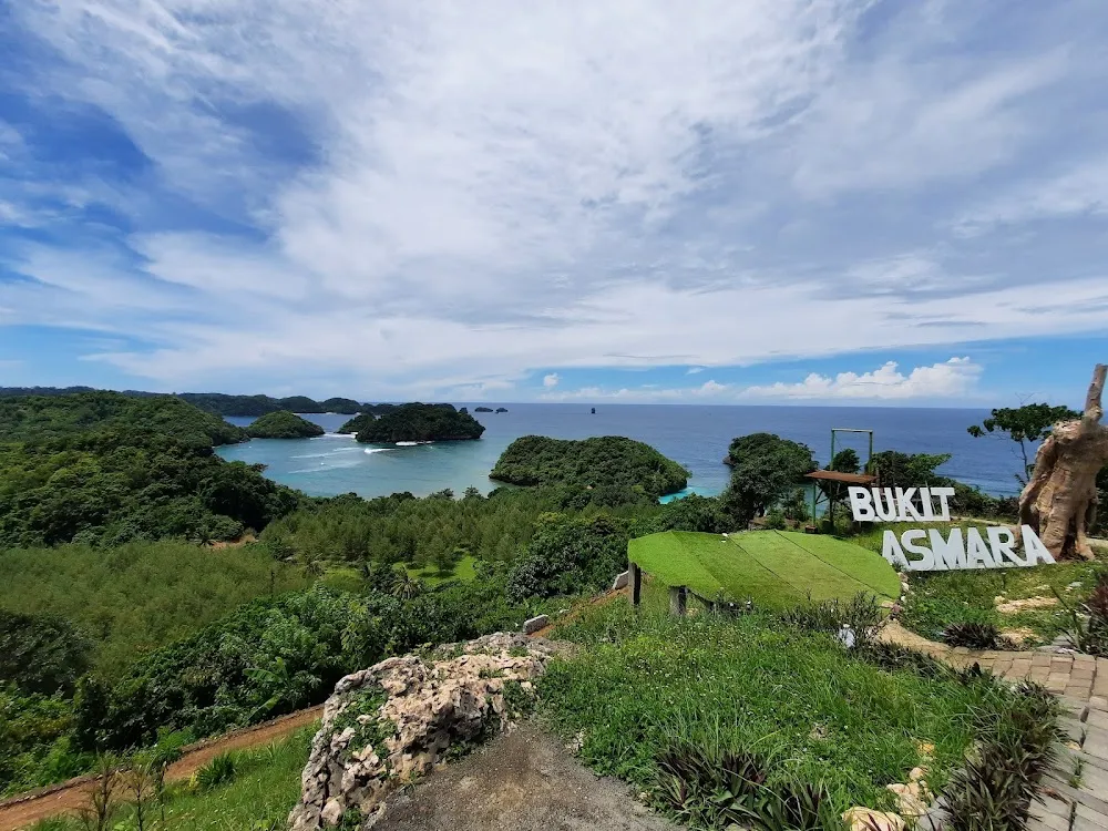 Teluk Asmara Beach from height